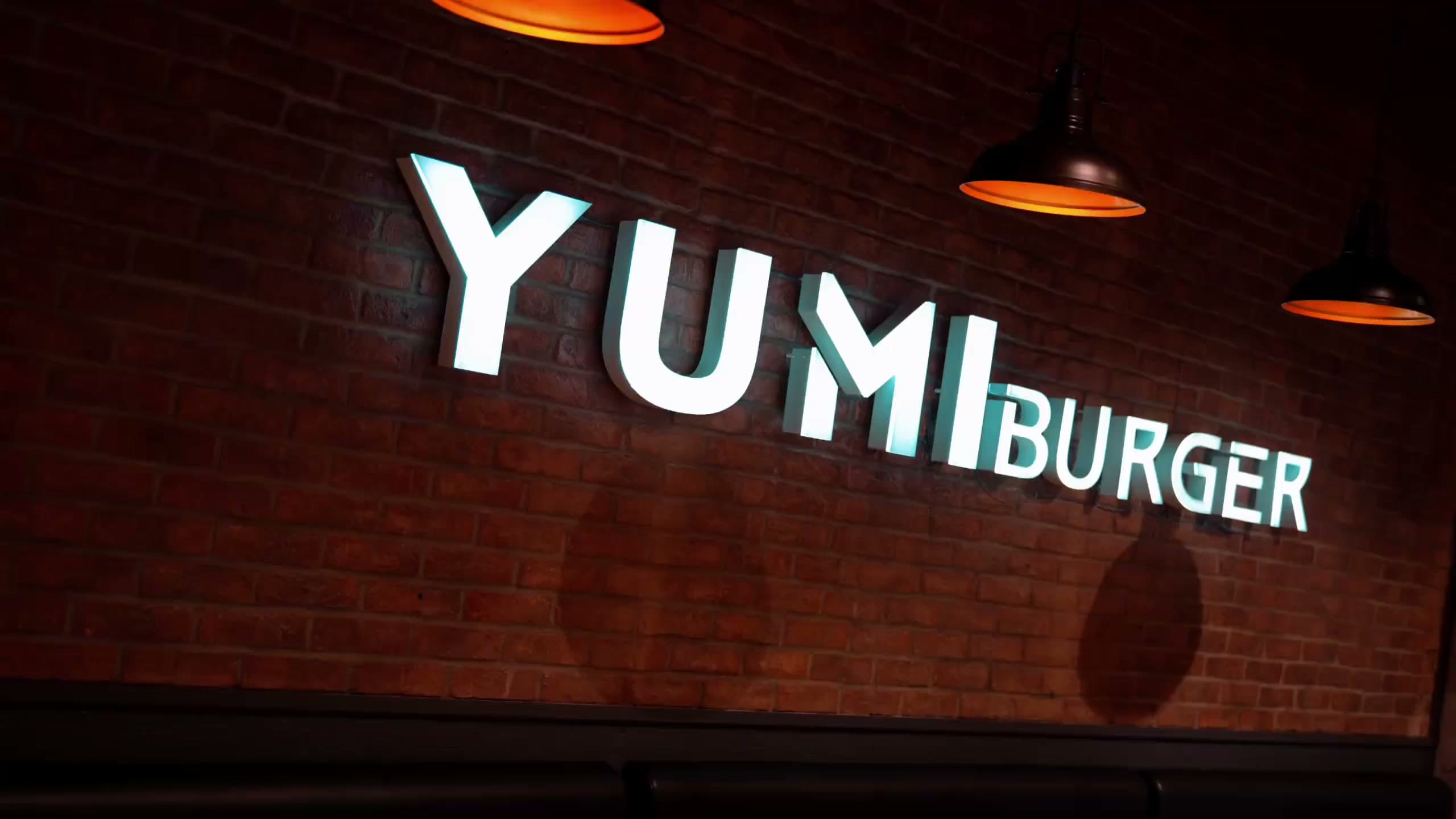 Yumi Burger FUTUR